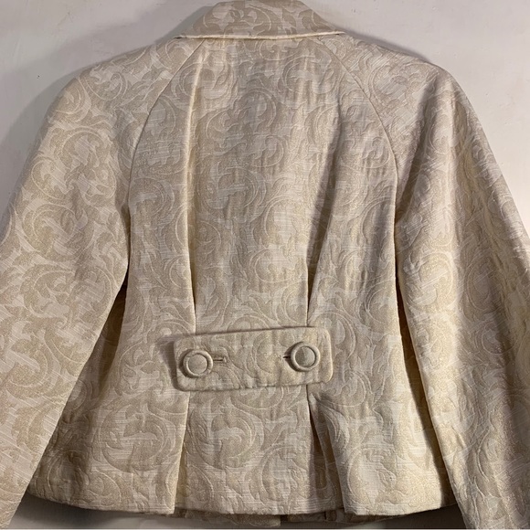 Stunning Emma James Petite Metallic Blazer, Size: 4P, & Color: Cream/Light Gold - Picture 3 of 16